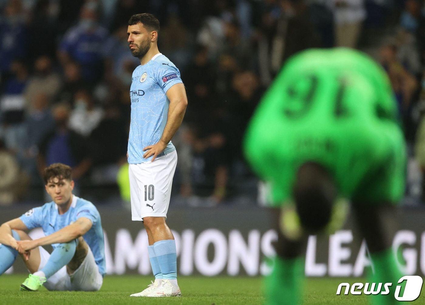 본문 이미지 - UCL 결승 패배 후 눈물을 흘리는 세르히오 아구에로. ⓒ AFP=뉴스1