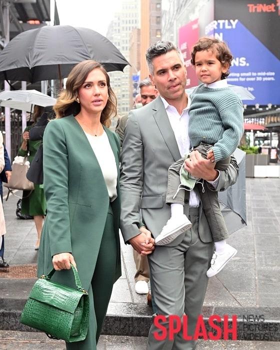 본문 이미지 - 제시카 알바·캐시 워렌 부부/ 사진제공=Splash News ⓒ 뉴스1