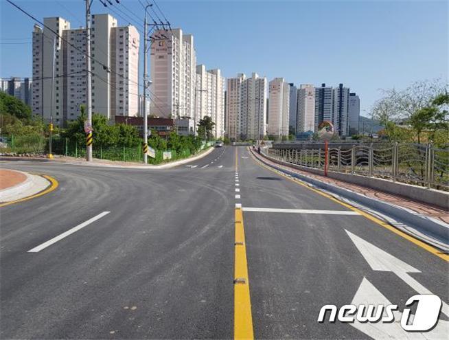본문 이미지 - 경동스마트~대승2차간 도시계획도로 전경. (양산시 제공) ⓒ 뉴스1