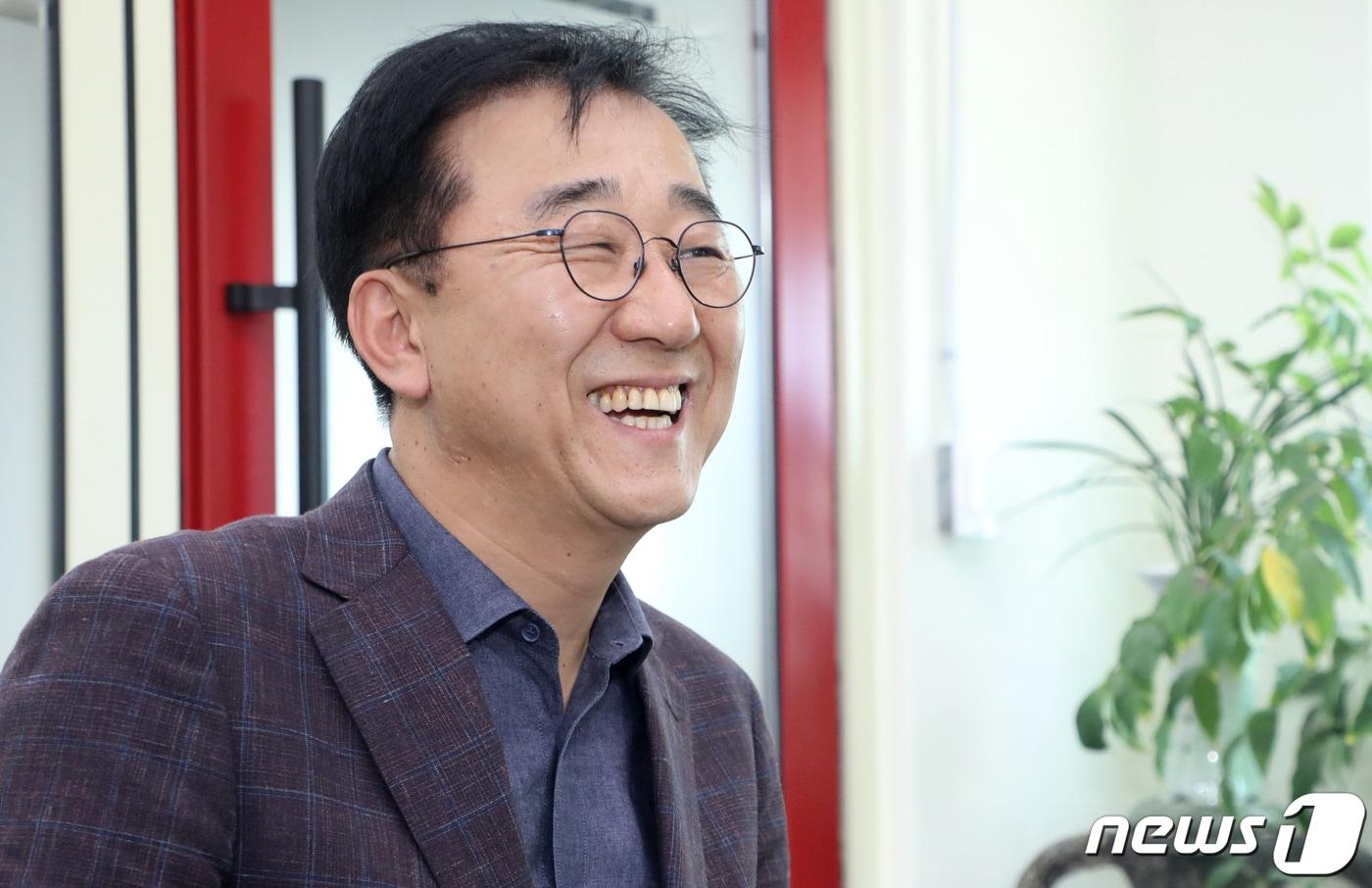 김윤덕 더불어민주당 의원이 10일 전북 전주시 김윤덕 국회의원 지역사무실에서 뉴스1 전북본부와 인터뷰를 하고 있다. 2021.6.10/뉴스1 ⓒ News1 유경석 기자