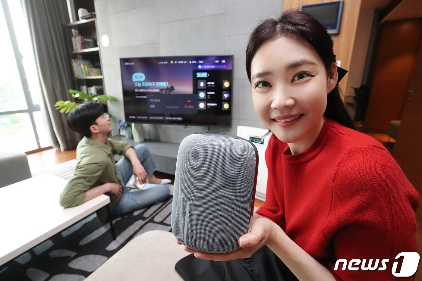 KT가 기능 및 생활 편의성을 높인 새로운 인공지능(AI) 스피커 '기가지니3'를 출시했다. ⓒ 뉴스1