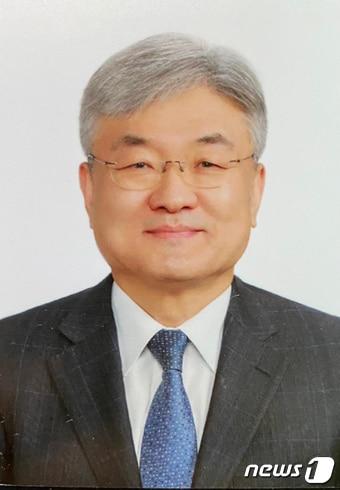 본문 이미지 - 문재인 대통령은 10일 차관급인 과학기술정보통신부 과학기술혁신본부장에 이경수 더불어민주당 과학기술혁신특별위원회 위원장을 내정했다. (청와대 제공) 2021.6.10/뉴스1