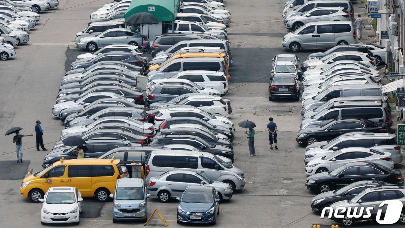 서울 성동구 장안평 중고차 매매시장 모습.  (사진은 기사 내용과 직접적인 관련 없음) ⓒ News1 민경석 기자
