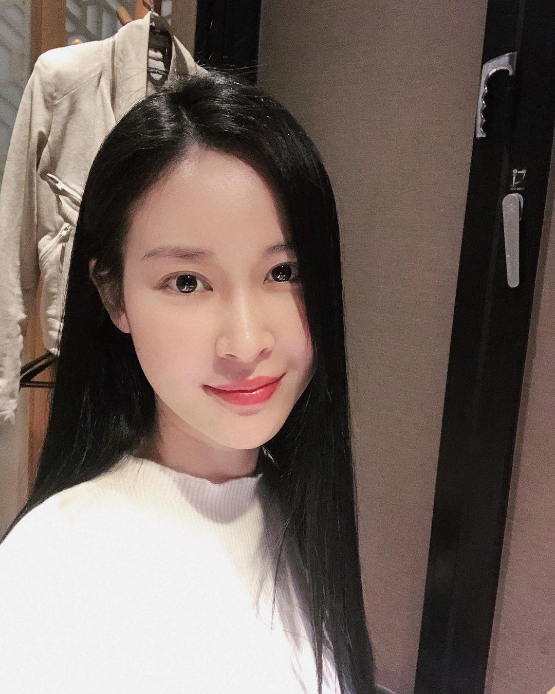 본문 이미지 - 이샘 SNS ⓒ 뉴스1