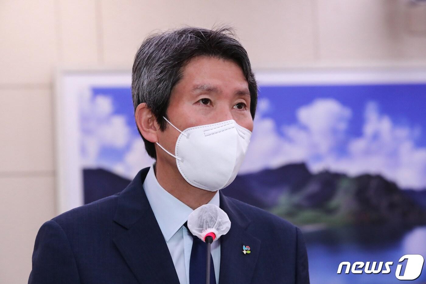 본문 이미지 - 이인영 통일부 장관이 22일 국회에서 열린 외교통일위원회 전체회의에서 업무보고를 하고 있다. 2021.6.22/뉴스1 ⓒ News1 이동해 기자