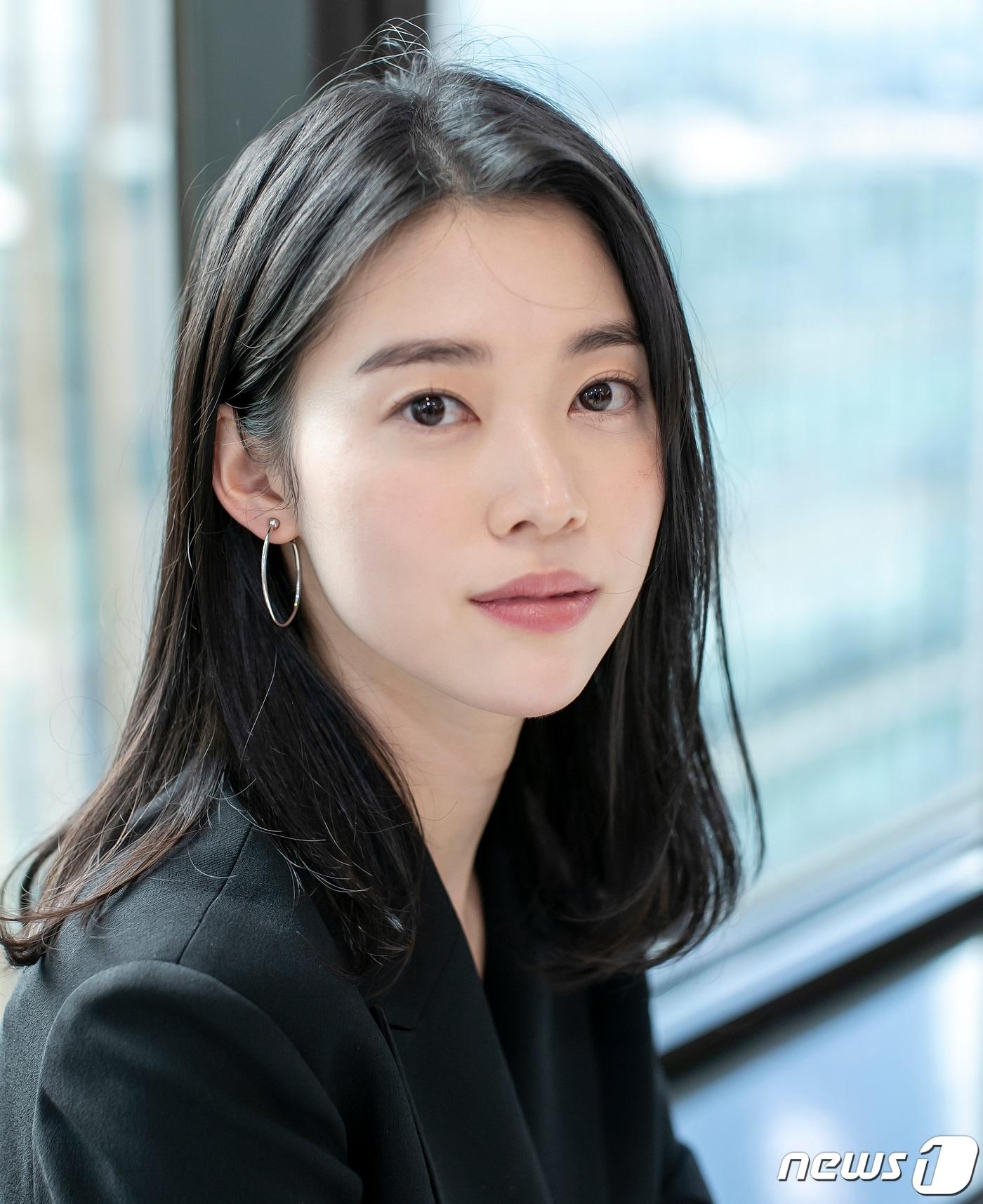 본문 이미지 - 배우 정이서가 서울 종로구 뉴스1본사에서 열린 인터뷰에 앞서 포즈를 취하고 있다. /뉴스1 ⓒ News1 김진환 기자