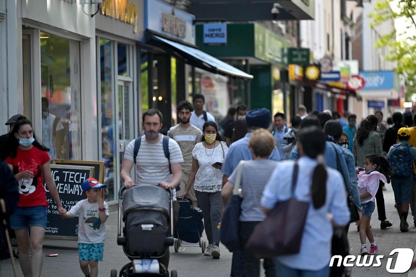 본문 이미지 - 델타변이에 이어 델타플러스변이까지 발생한 영국 ⓒ AFP=뉴스1