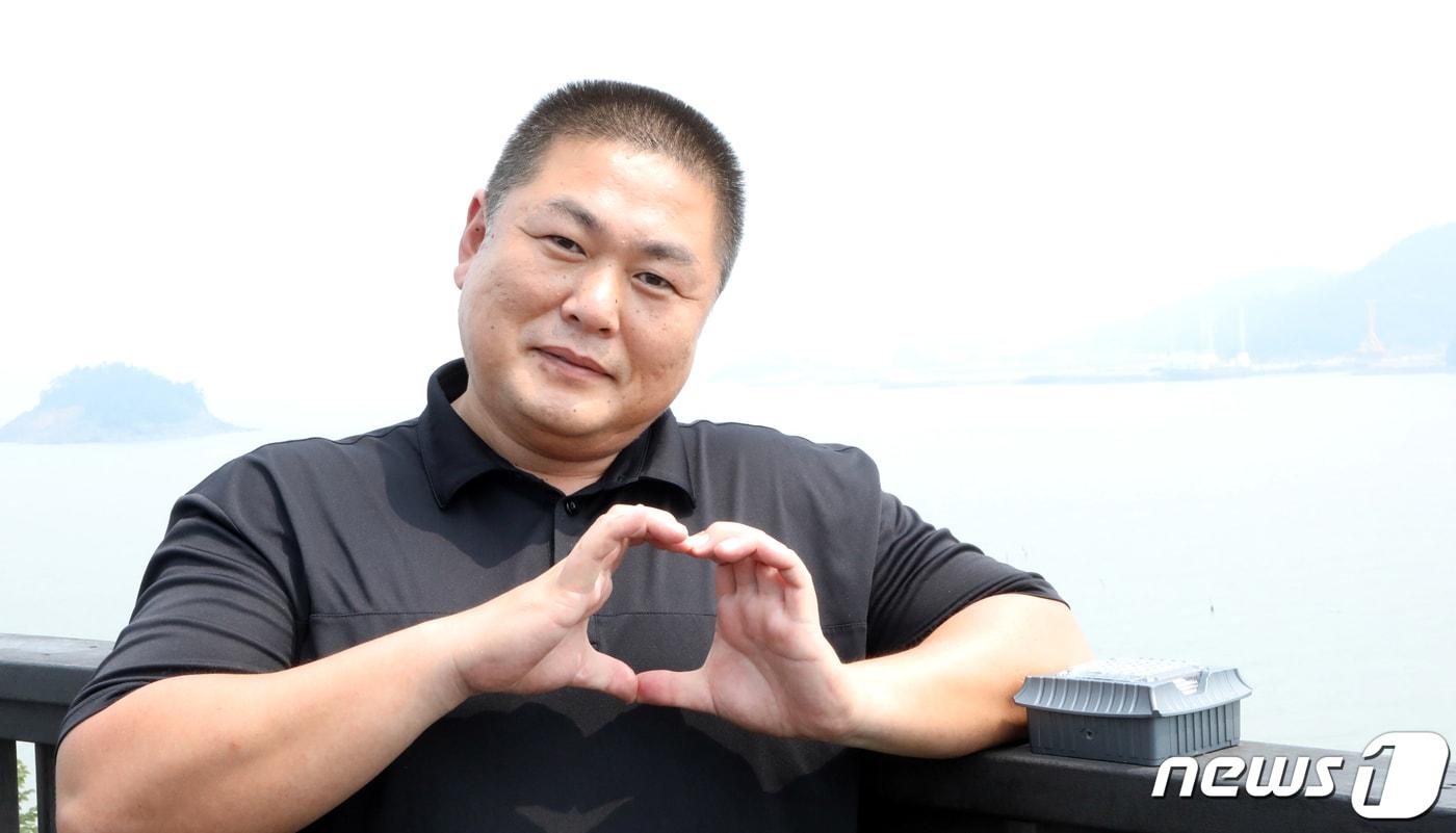 본문 이미지 - 전남 영광군 백수읍 대신리에서 인생2막을 시작한 2년차 귀어인 장문석 예비역 중령. ⓒ News1