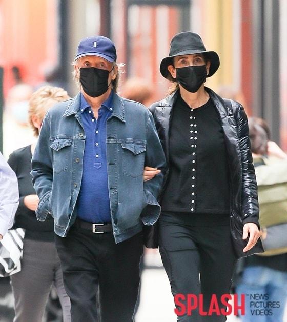 본문 이미지 - 폴 매카트니·낸시 쉬벨 부부/ 사진제공=Splash News ⓒ 뉴스1