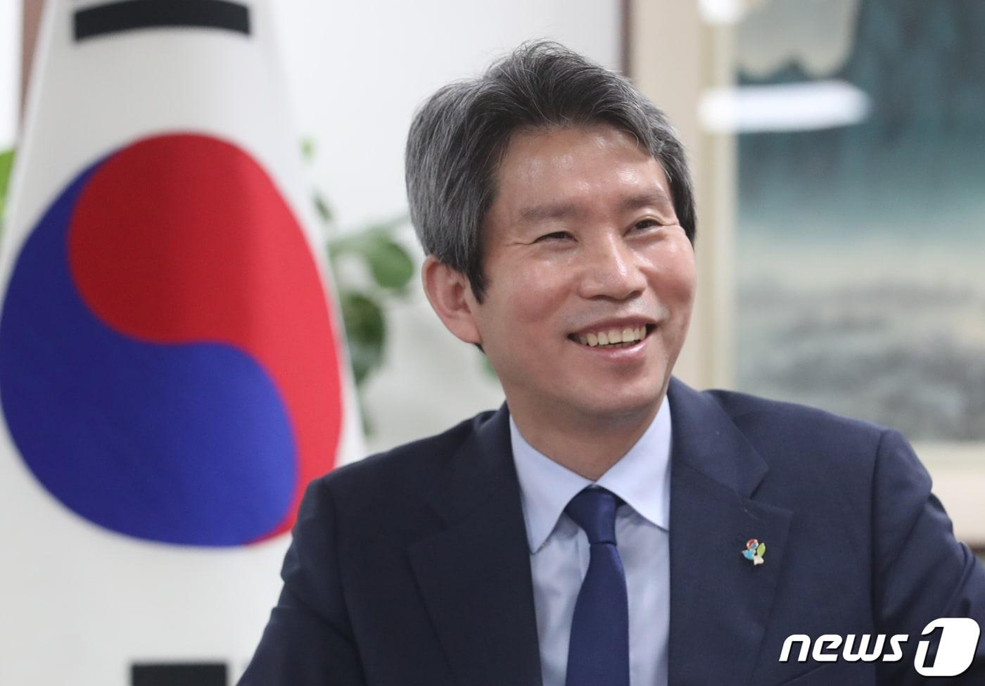 본문 이미지 - 이인영 통일부 장관이 8일 서울 종로구 정부서울청사에서 뉴스1과 인터뷰를 하고 있다. 2021.6.8/뉴스1 ⓒ News1 송원영 기자