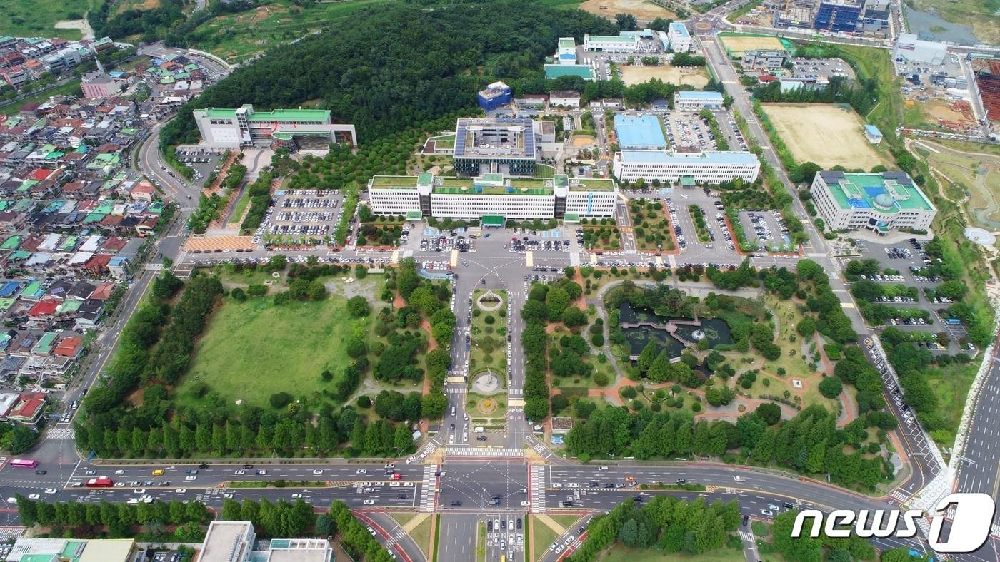 본문 이미지 - 경남도청 전경. ⓒ 뉴스1