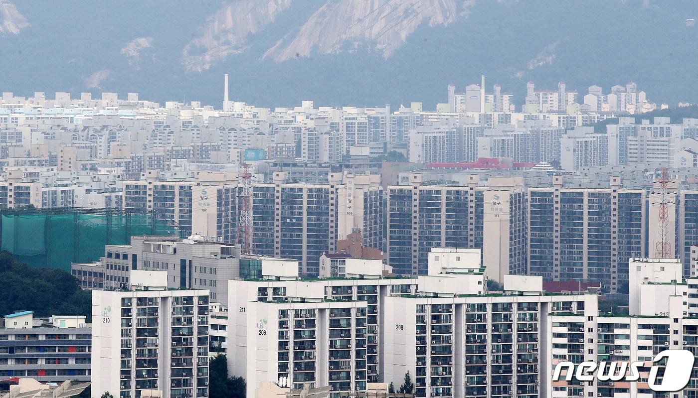 오후 북서울꿈의숲에서 바라본 노원구 아파트 단지의 모습. 2021.7.13/뉴스1 ⓒ News1 김진환 기자