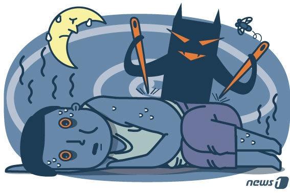 본문 이미지 - 옷깃만 스쳐도 극심한 통증을 느낀다는 &#39;대상포진&#39; 환자가 늘고 있으나 무료 예방접종에 대한 논의는 지지부진하다는 비판이 커지고 있다. 무료 접종이 국민 의료비는 물론 사회·경제적 부담까지 줄일 수 있으니, 필요성을 따져보자는 제안이 뒤따르고 있다. ⓒ News1 김초희 디자이너