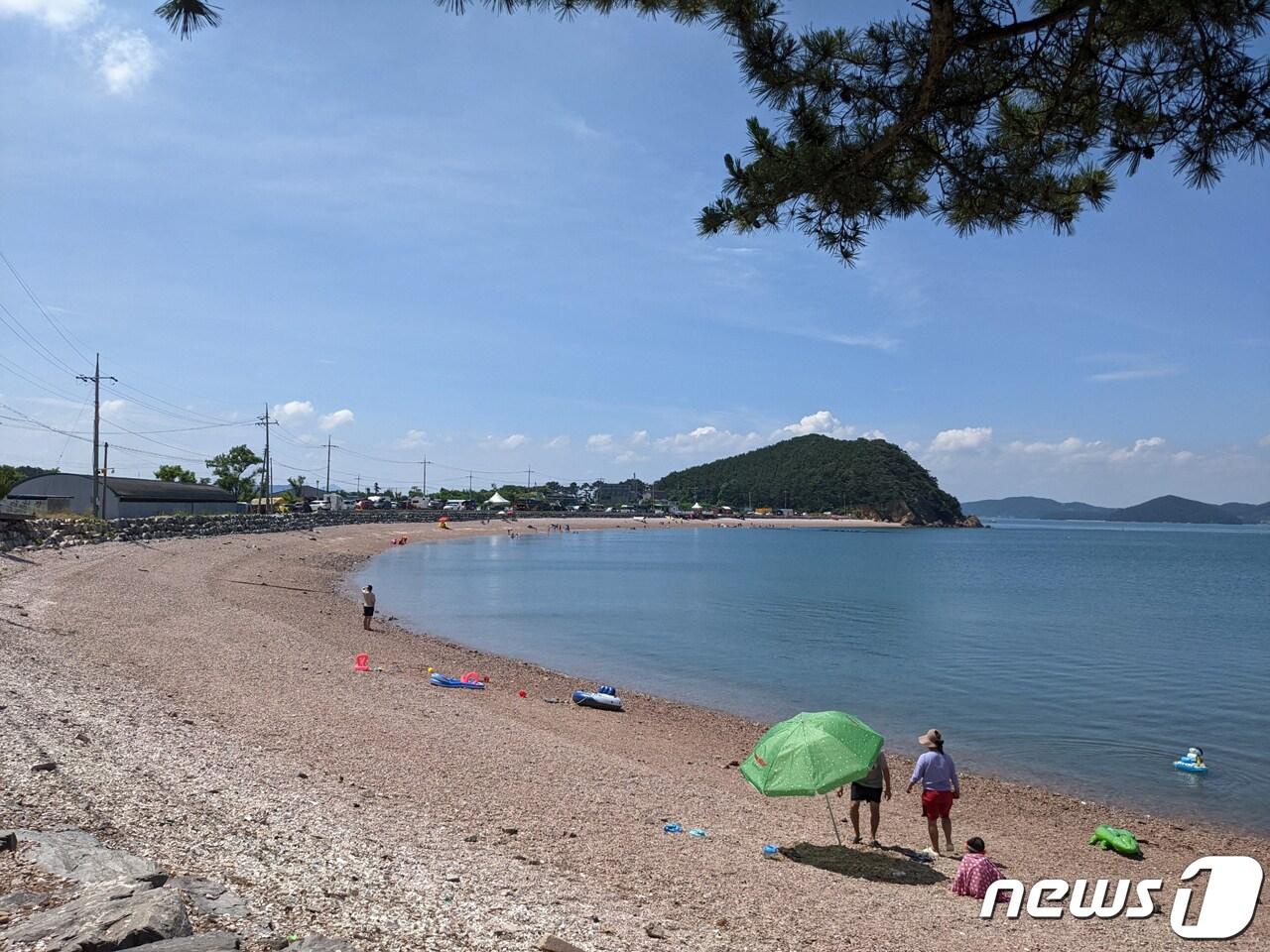 본문 이미지 - 벌천포해수욕장 전경ⓒ 뉴스1