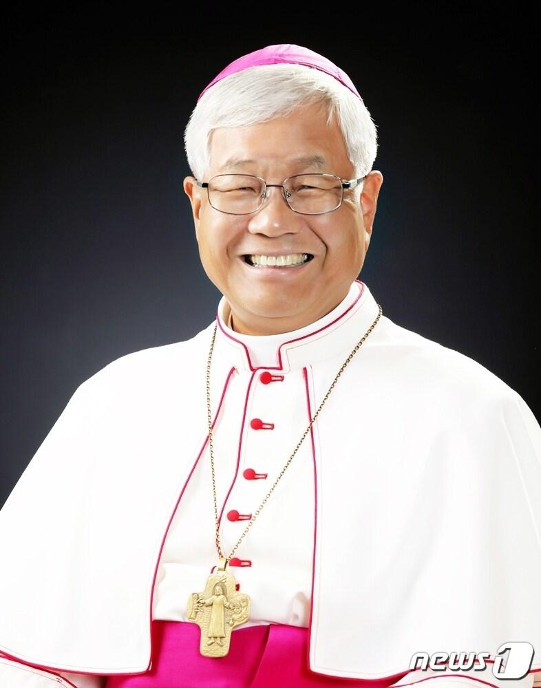 본문 이미지 - 유흥식 라자로 대주교(제공 한국천주교주교회의)ⓒ 뉴스1