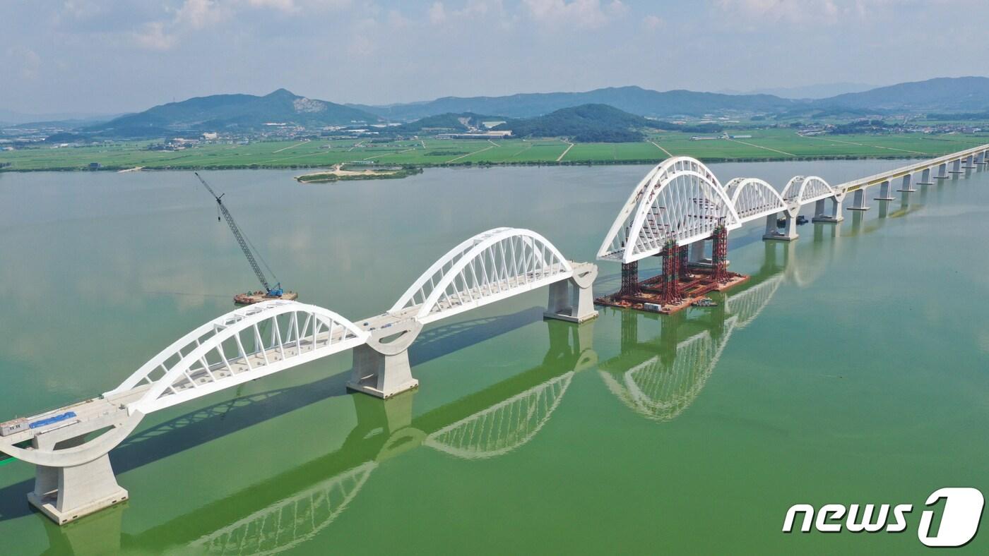 서해선 복선전철 아치교.(제공=DL이앤씨)ⓒ 뉴스1