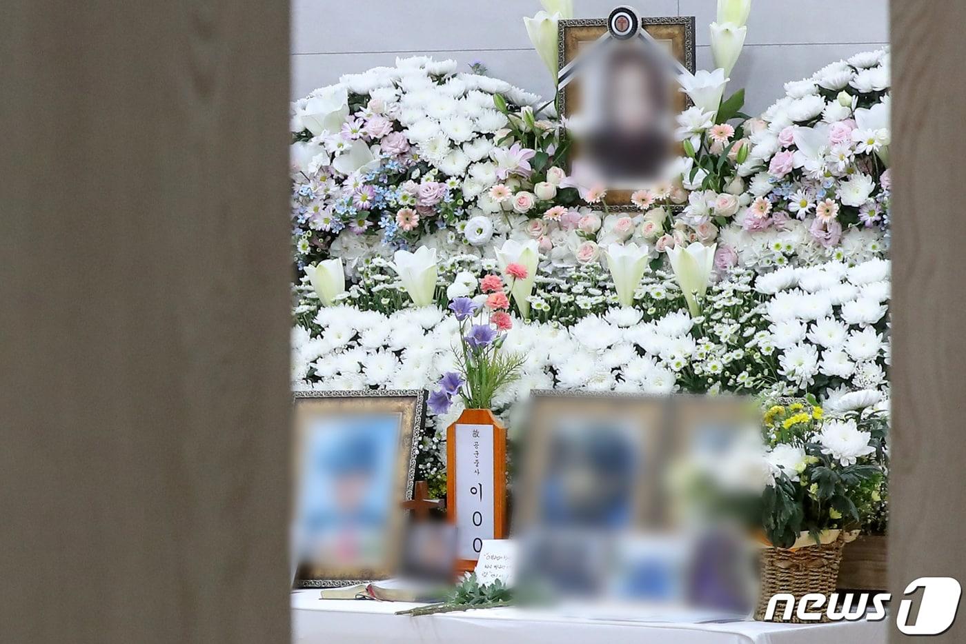 본문 이미지 - 사진은 7월22일 경기도 성남시 국군수도병원 장례식장에 마련된 고 이모 공군 중사 분향소. 2021.7.22/뉴스1 ⓒ News1 민경석 기자