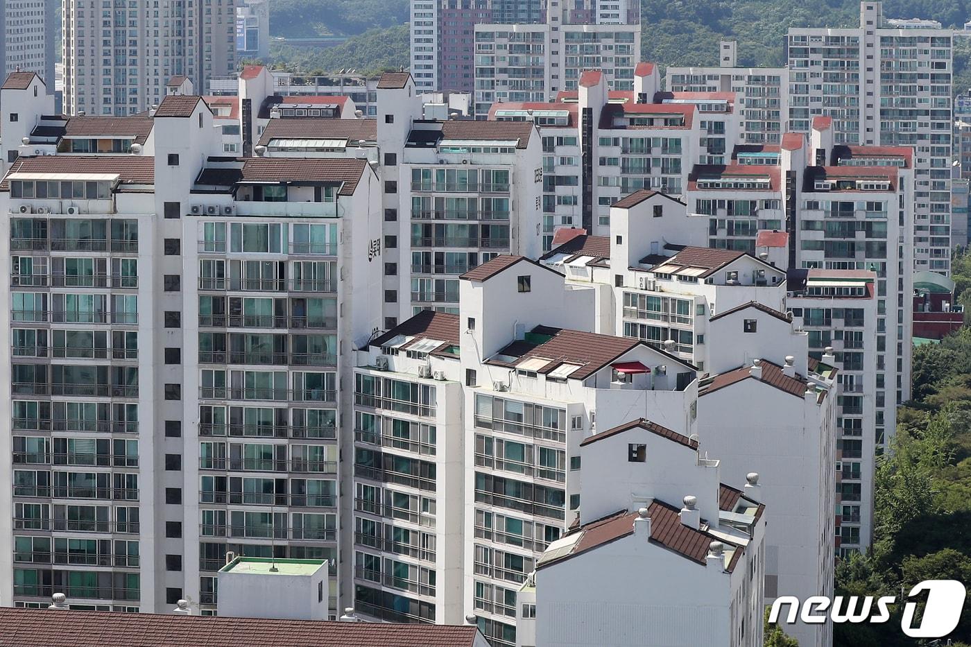 본문 이미지 - 경기도 성남시 분당구의 아파트 단지 모습. 2021.7.22/뉴스1 ⓒ News1 민경석 기자