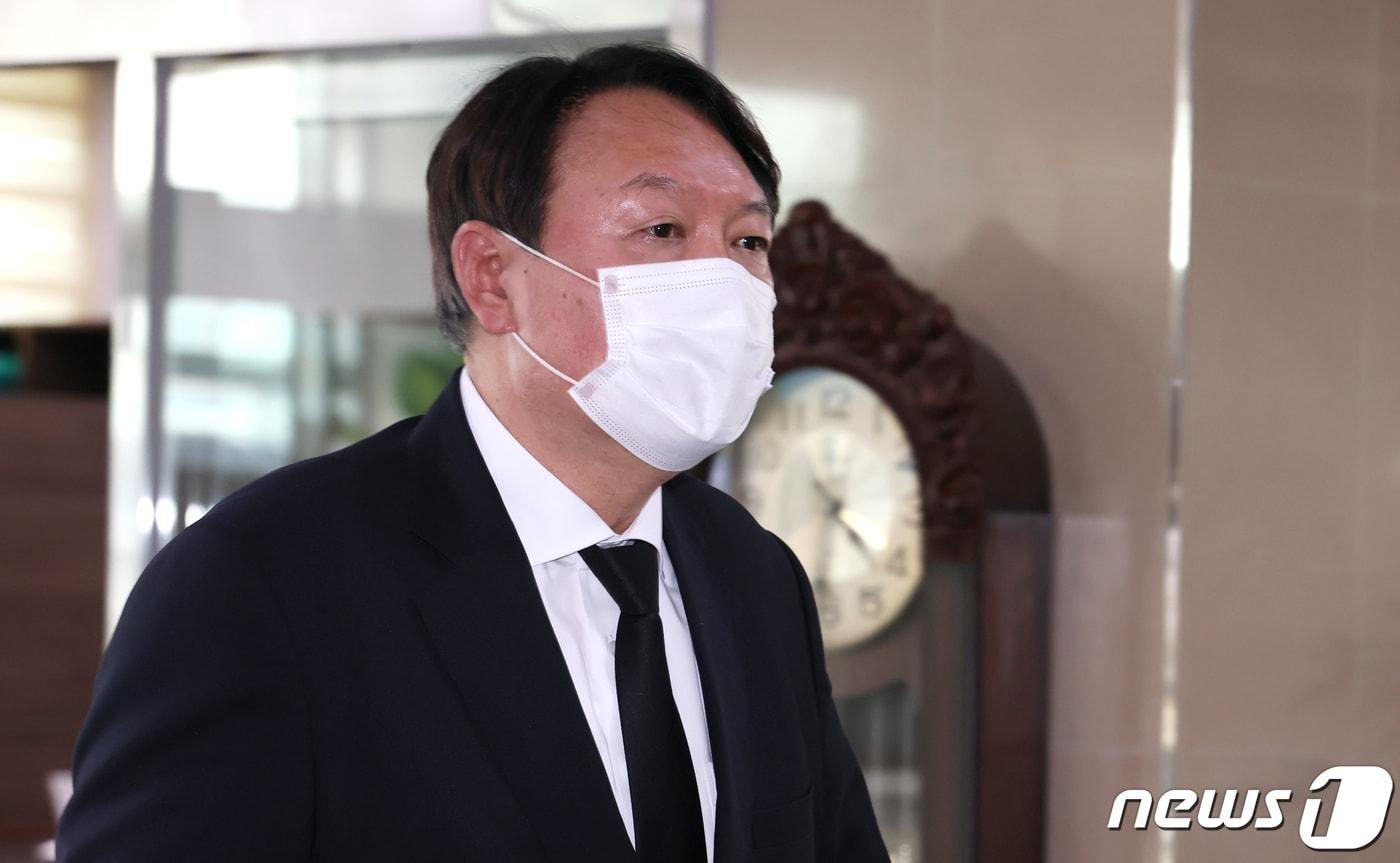 본문 이미지 - 윤석열 전 검찰총장. 2021.7.22/뉴스1 ⓒ News1 정진욱 기자