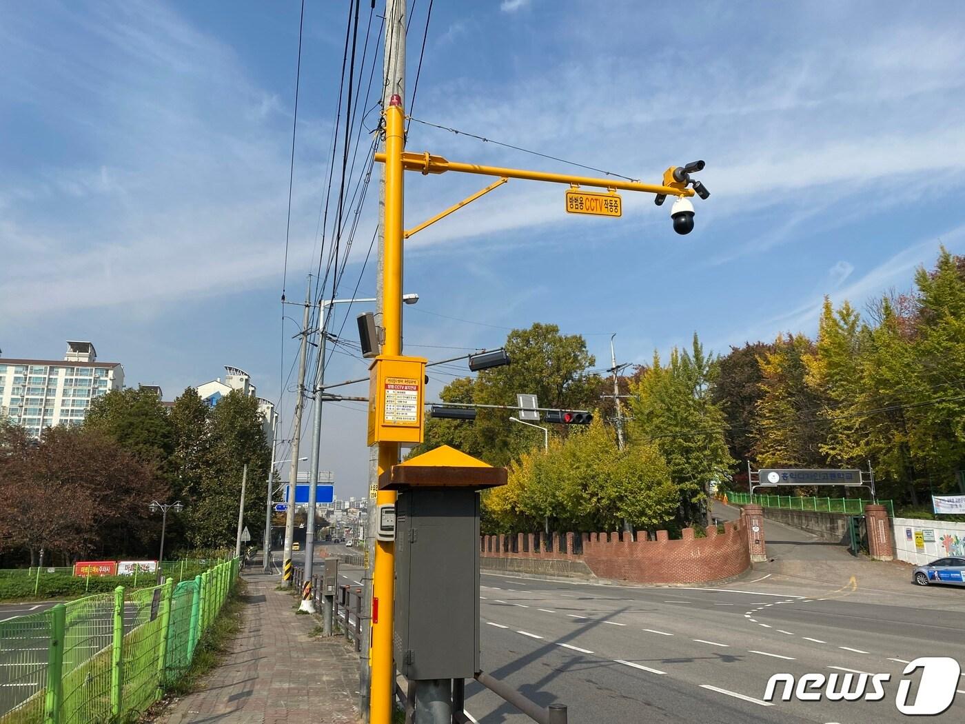 본문 이미지 - 경기도는  범죄예방 CCTV에 비상벨‧스피커 등 방송기능을 도입해 도민 안전 확보에 나서고 있다.(경기도 제공)ⓒ 뉴스1