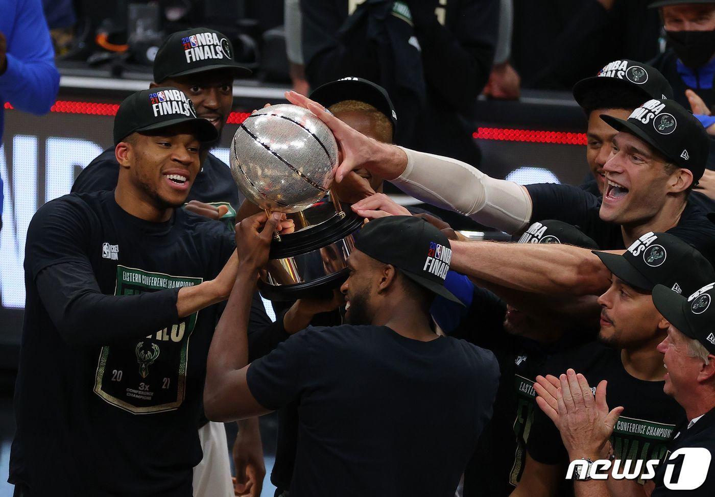 미국프로농구(NBA) 파이널 결정전 진출에 성공한 밀워키 벅스.  ⓒ AFP=뉴스1