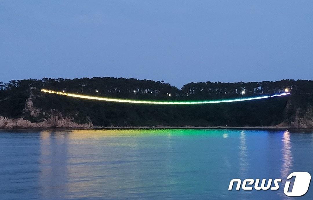 본문 이미지 - 대왕암공원 출렁다리.(울산 동구 제공)ⓒ 뉴스1