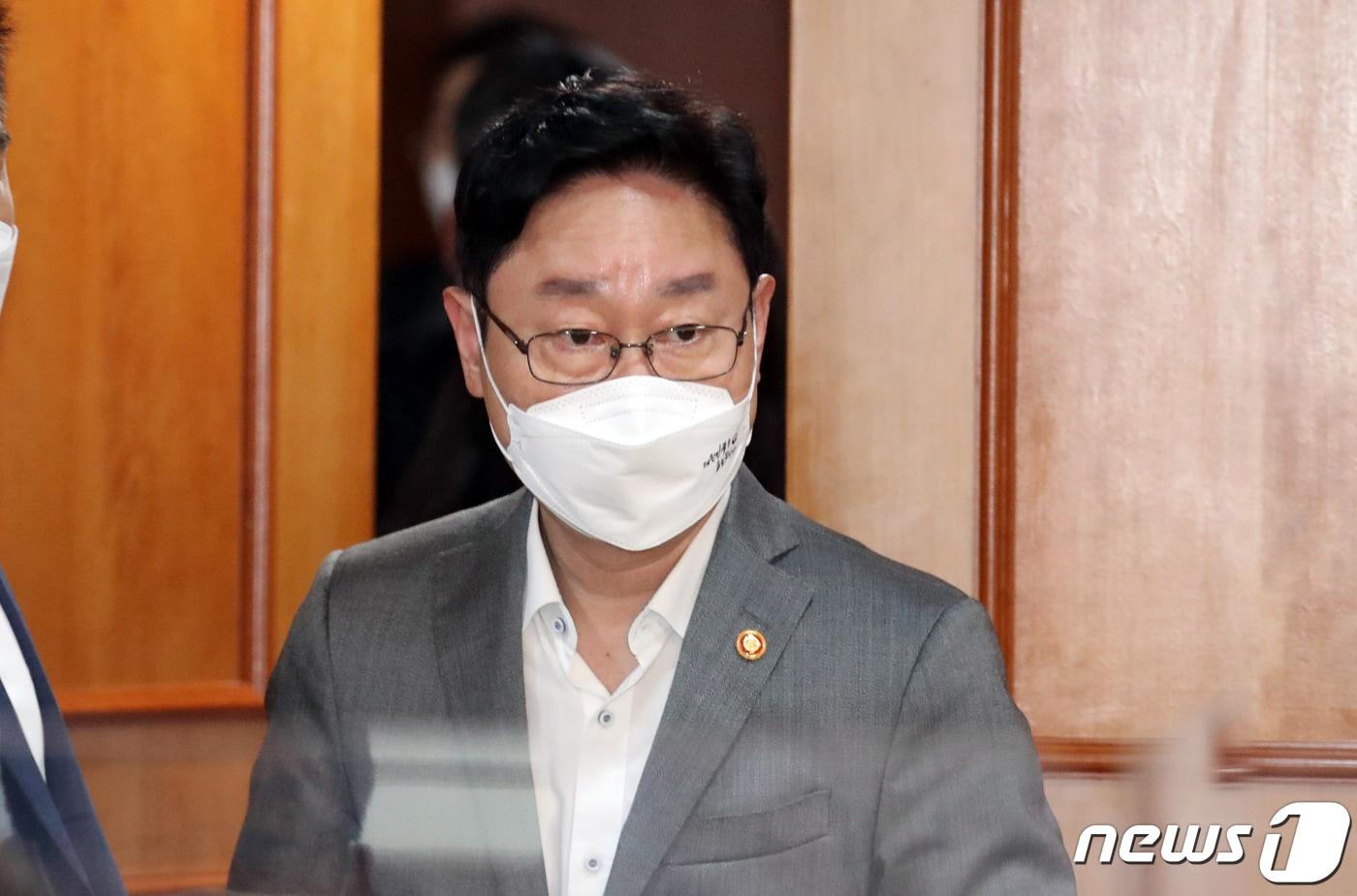 본문 이미지 - 박범계 법무부 장관이 7일 오후 서울 종로구 정부서울청사에서 열린 공직기강 부패방지 관계장관회의에 참석하고 있다. 2021.7.7/뉴스1 ⓒ News1 김명섭 기자