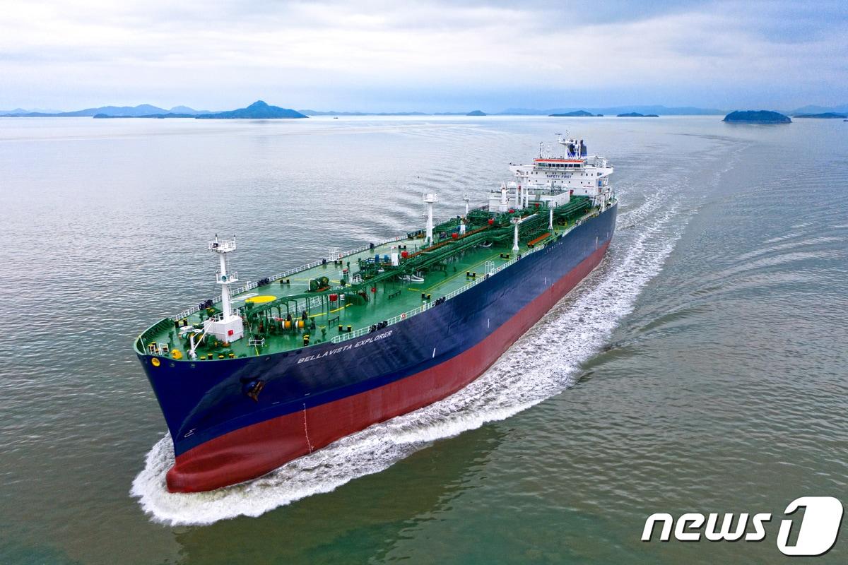 본문 이미지 - 현대삼호중공업이 건조한 세계 최대급 LPG추진선인 '벨라비스타 익스플로러호'의 시운전 모습. ⓒ News1 박영래 기자