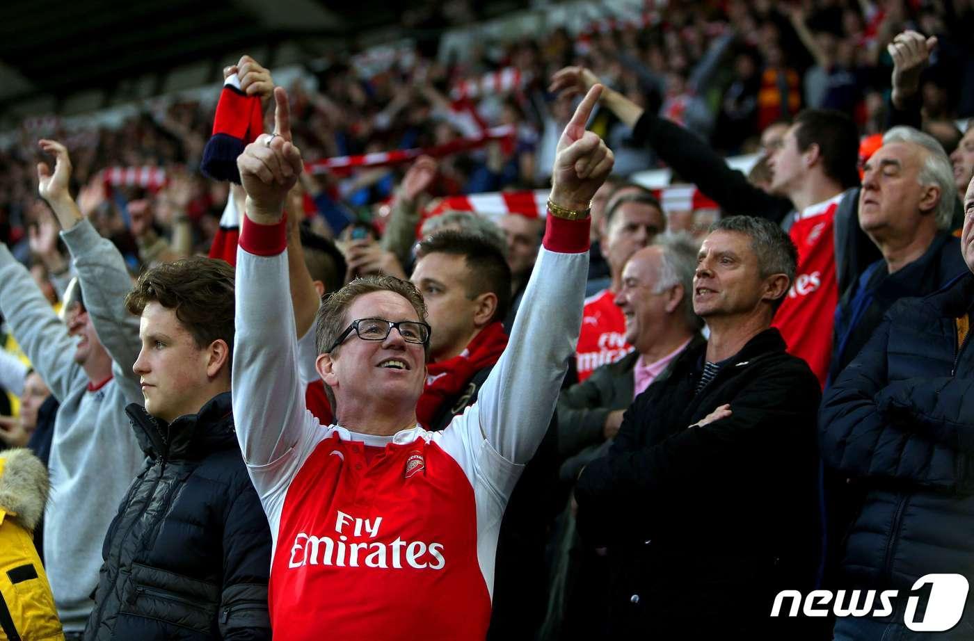 아스널 팬들의 모습 ⓒ AFP=뉴스1