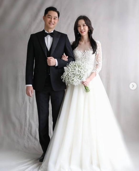 본문 이미지 - 지누(왼쪽)와 임사라 변호사 / 사진출처=임사라 변호사 인스타그램 ⓒ 뉴스1