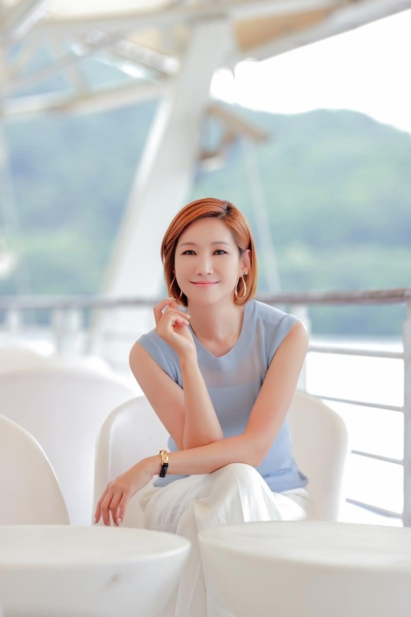 본문 이미지 - 이선진 / 블랙홀맨 엔터테인먼트 제공 ⓒ 뉴스1