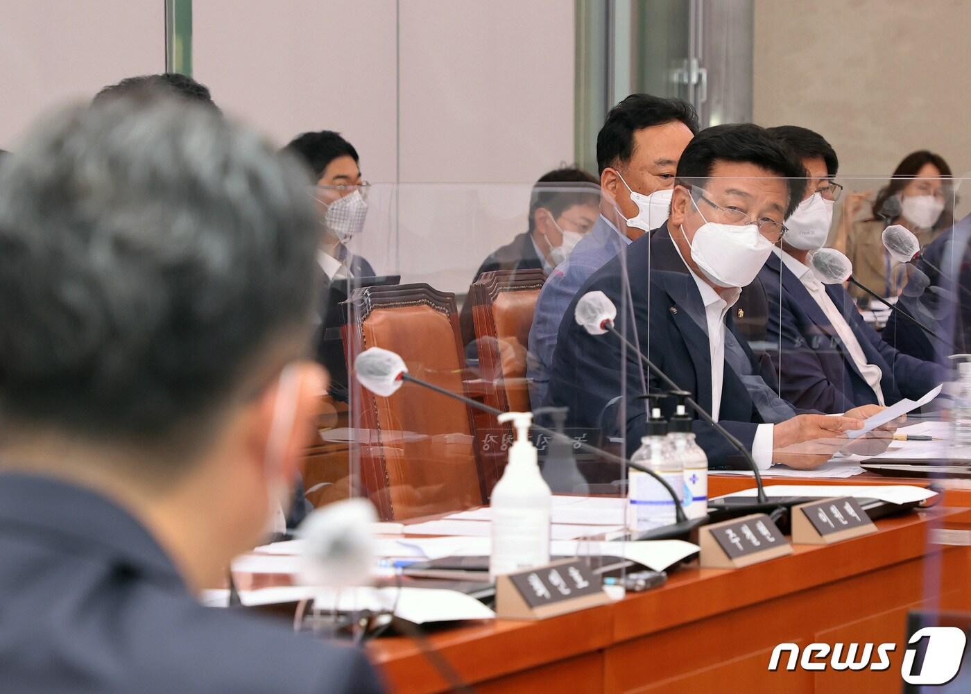 본문 이미지 - 윤재갑 더불어민주당 의원. 2021.8.27/뉴스1 ⓒ News1 이동해 기자