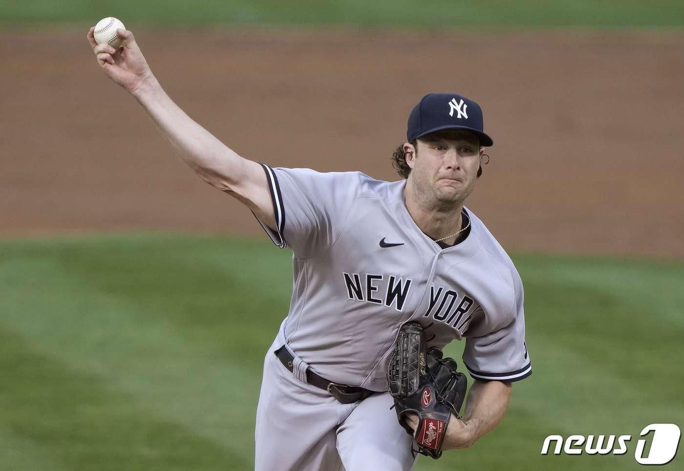 본문 이미지 - 뉴욕 양키스 게릿 콜이 28일(한국시간) 오클랜드 애슬레틱스전에서 6이닝 무실점으로 호투, 시즌 13승째를 수확했다. ⓒ AFP=뉴스1
