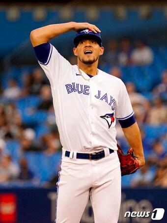 본문 이미지 - 토론토 블루제이스 선발 투수 호세 베리오스. ⓒ 로이터=뉴스1