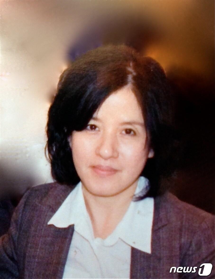 본문 이미지 - 1억원의 상금이 걸린 목포문학박람회 장편소설 부문 대상을 차지한 작가 이숙종씨ⓒ 뉴스1