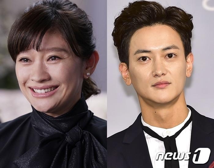 본문 이미지 - 시노하라 료코(왼쪽)와 광수/'써니' 스틸컷, 뉴스1DB ⓒ 뉴스1