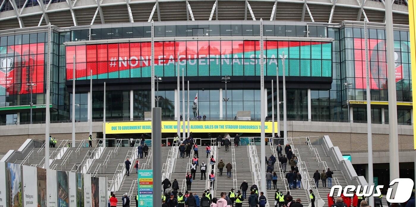 초대형 LED 전광판이 설치돼 있는 웸블리 스타디움의 모습. (LG전자 제공)ⓒ 뉴스1