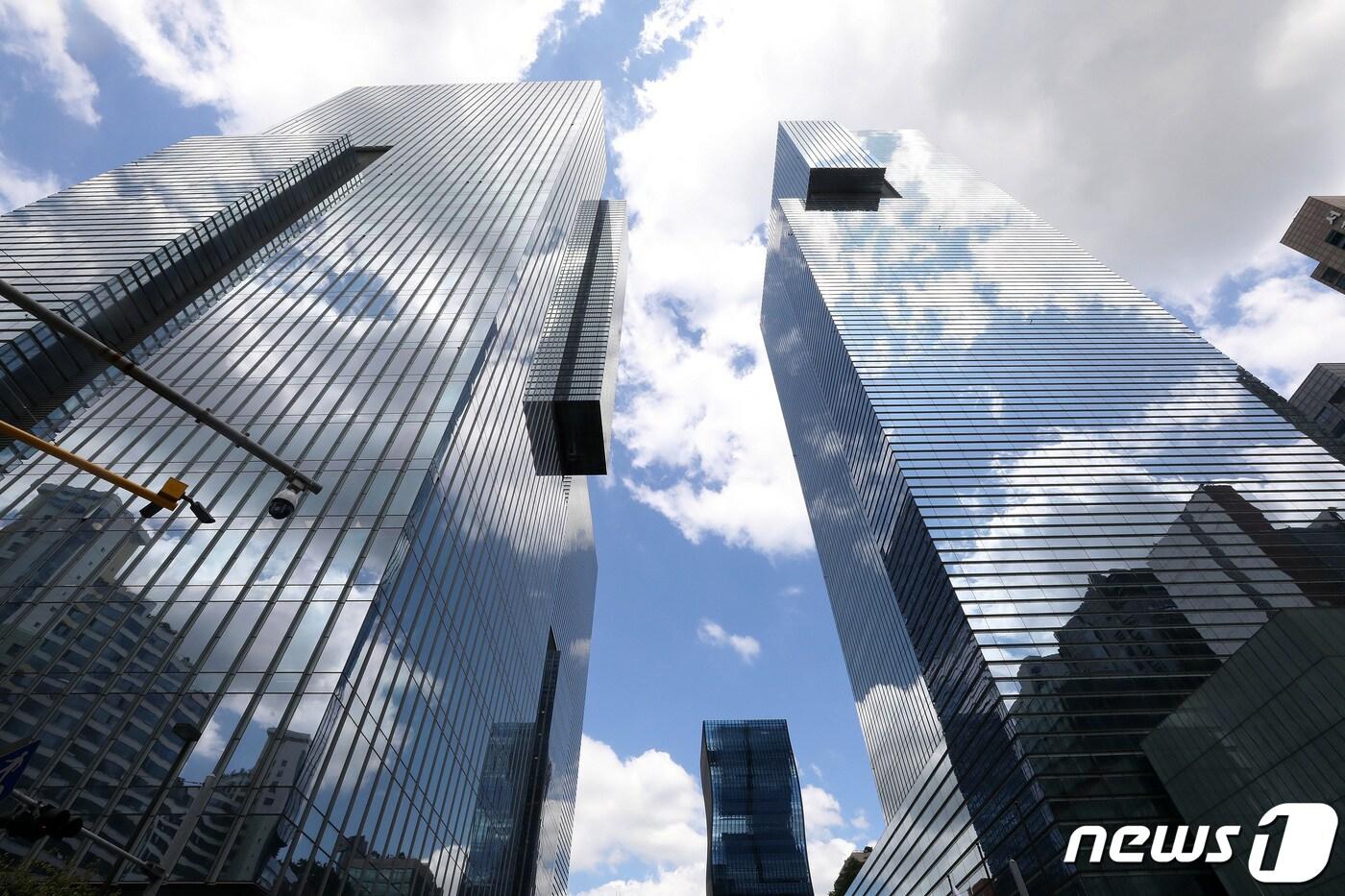  서울 서초구 삼성전자 사옥 모습. 2021.8.9/뉴스1 ⓒ News1 박세연 기자