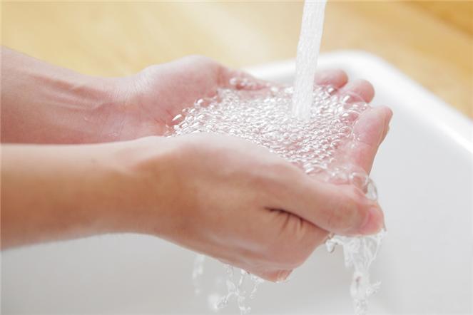 본문 이미지 - 수돗물 사용 모습(서울시 제공).ⓒ 뉴스1