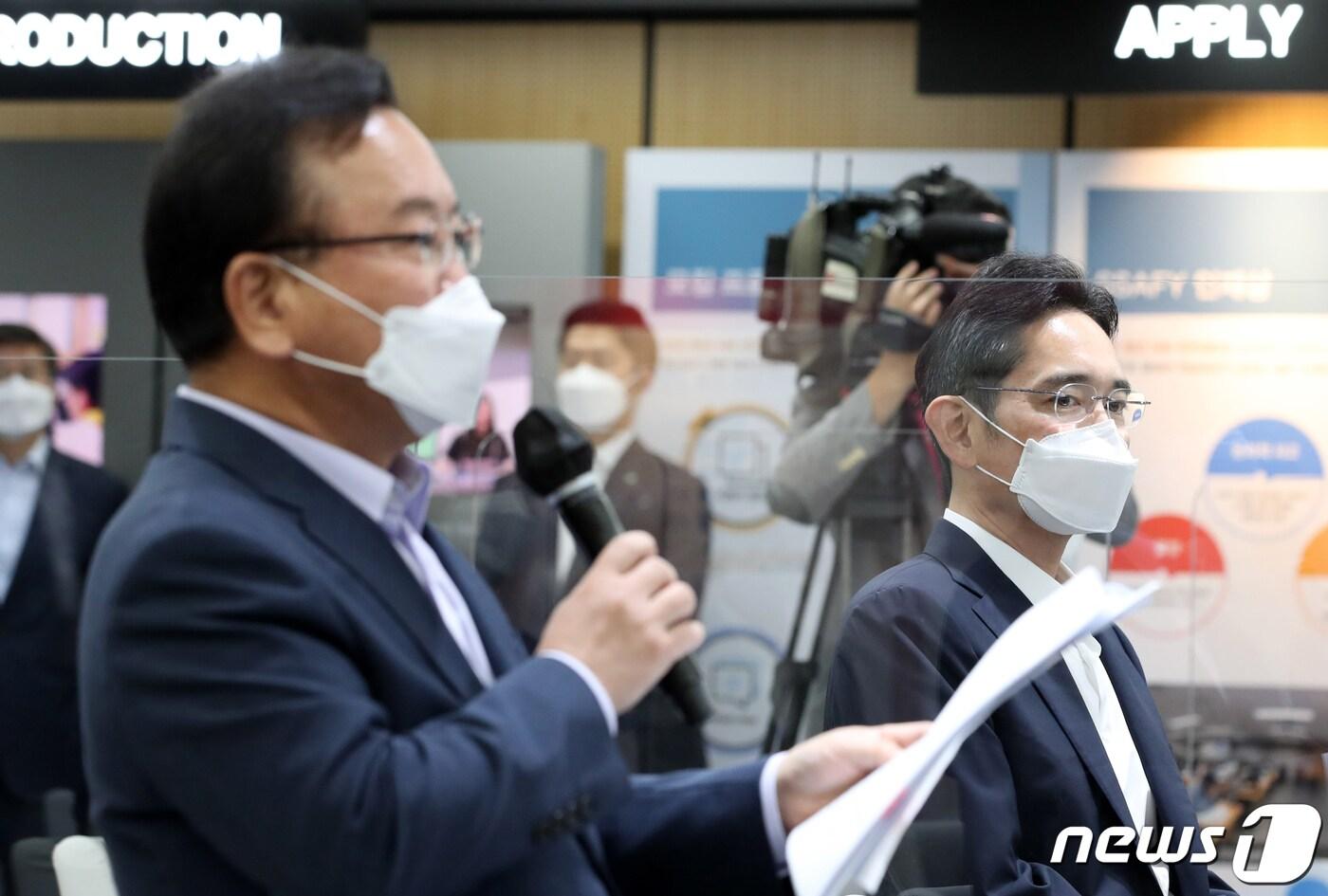 金총리 만난 이재용…청년 일자리 3만개 보따리 풀었다(종합) - 뉴스1