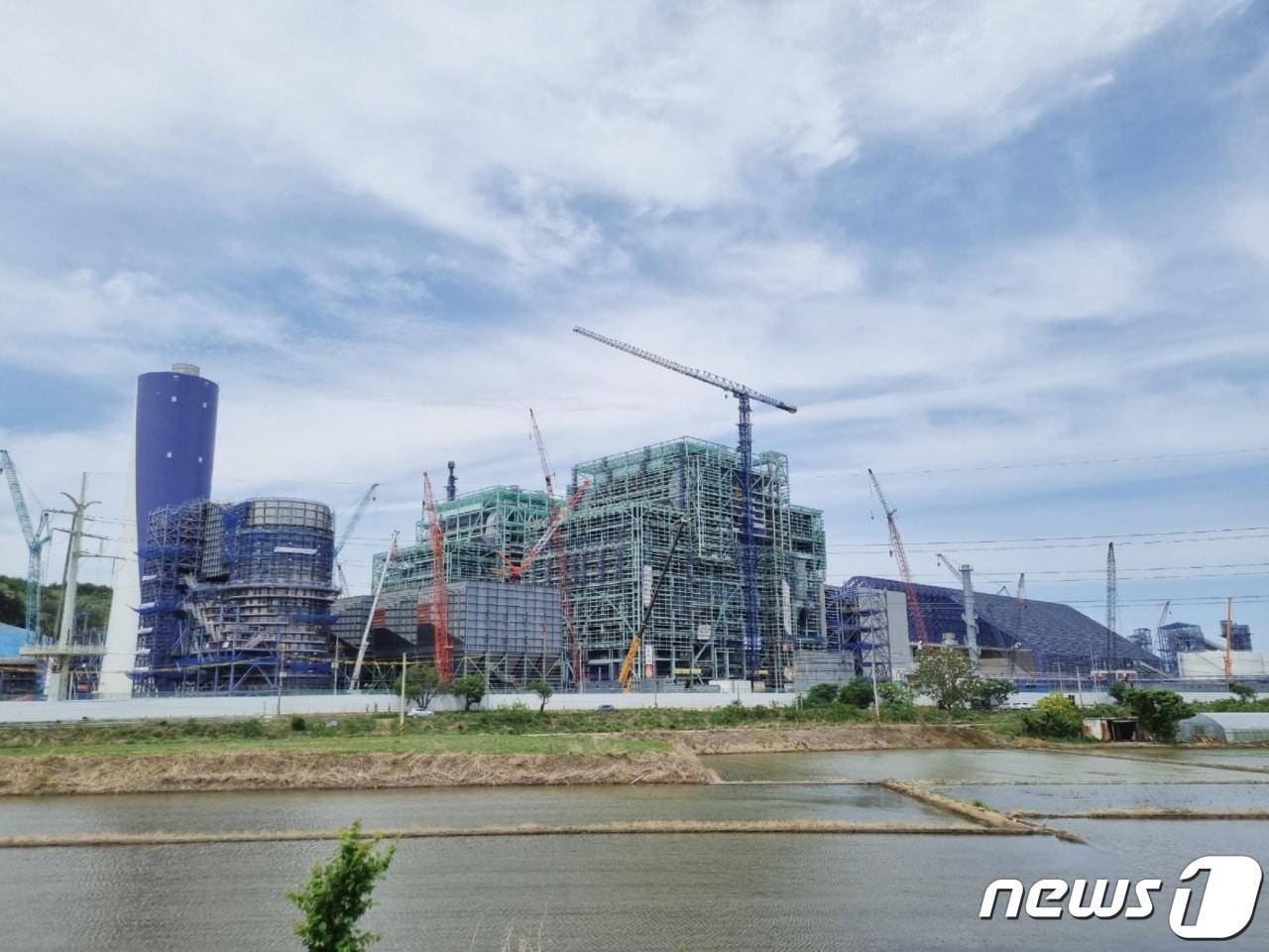 본문 이미지 - 강릉 안인화력발전소 전경.2021.9.2/뉴스1 윤왕근 기자