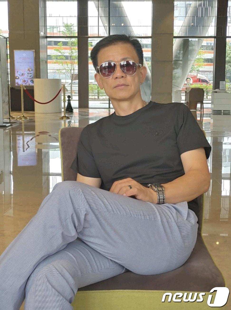 본문 이미지 - 전자발찌를 끊고 여성 2명을 살해한 혐의를 받는 56살 강윤성의 신상정보가 공개됐다. 서울경찰청은 2일 오후 피의자 신상공개 심의위원회를 열고 강윤성의 얼굴과 이름, 나이를 공개하기로 했다.2021.9.2/뉴스1