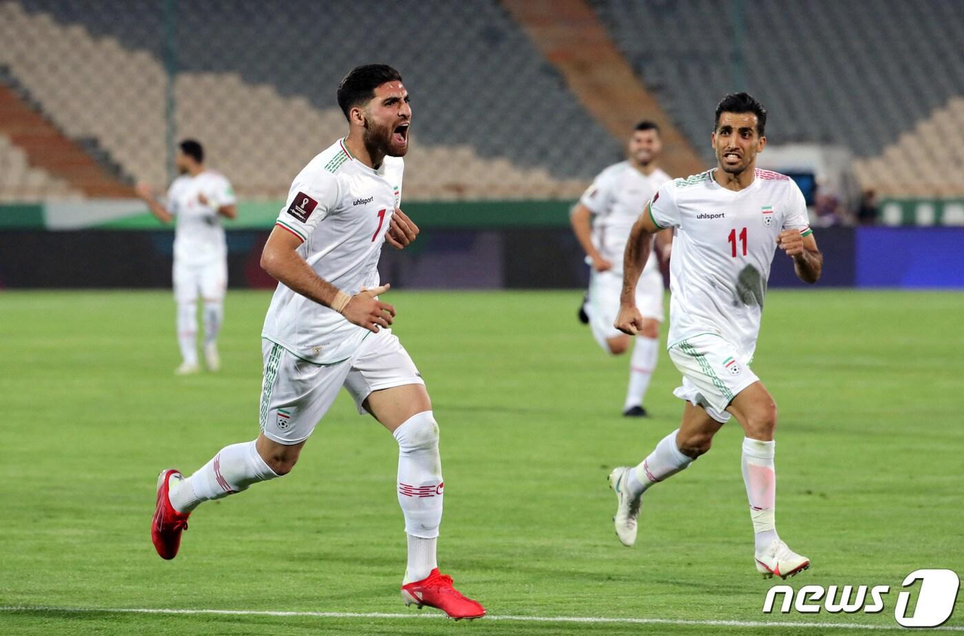 본문 이미지 - 시리아와의 1차전서 결승골을 넣은 알리레자 자한바크슈. ⓒ AFP=뉴스1