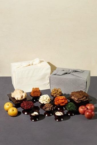 본문 이미지 - 한국의집 추석맞이 차례상차림. 한국문화재재단 제공