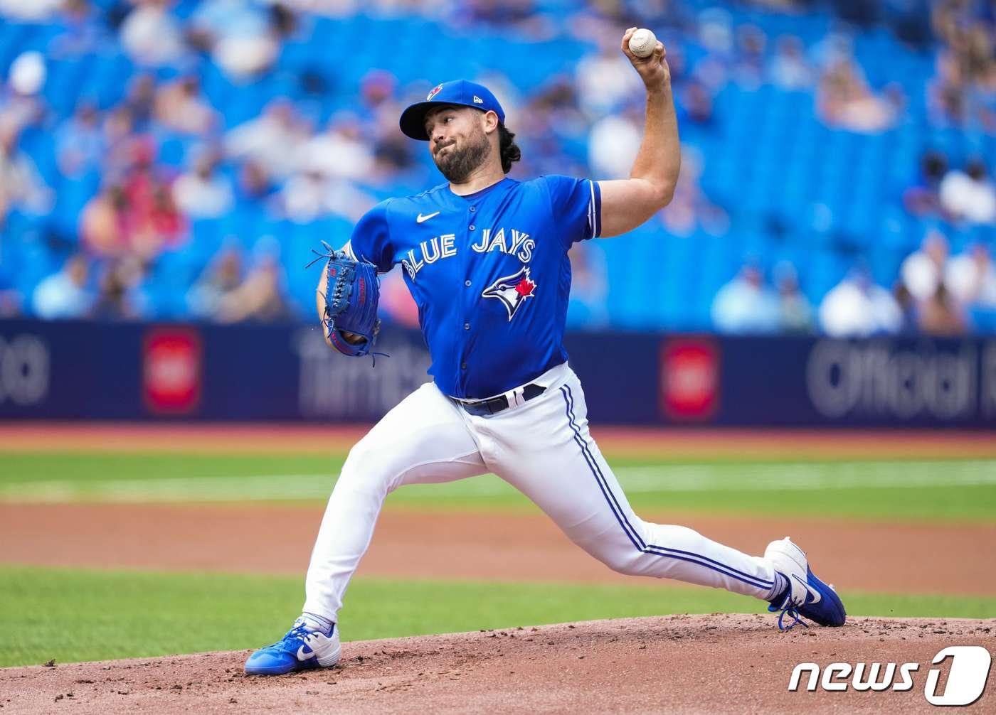 본문 이미지 - 토론토 블루제이스 선발 투수 로비 레이. ⓒ AFP=뉴스1