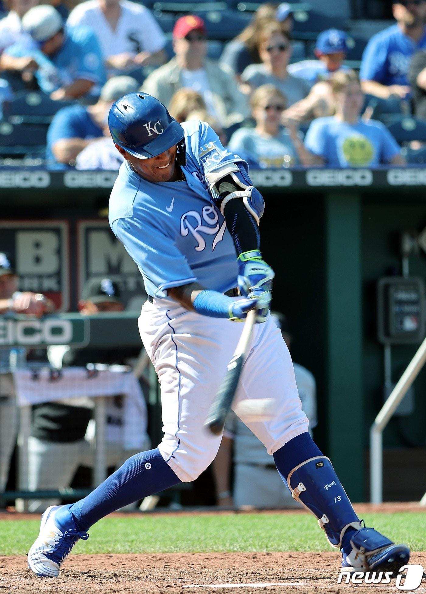 본문 이미지 - 캔자스시티 로열스 살바도르 페레스가 2경기 연속 홈런을 때렸다.ⓒ AFP=뉴스1
