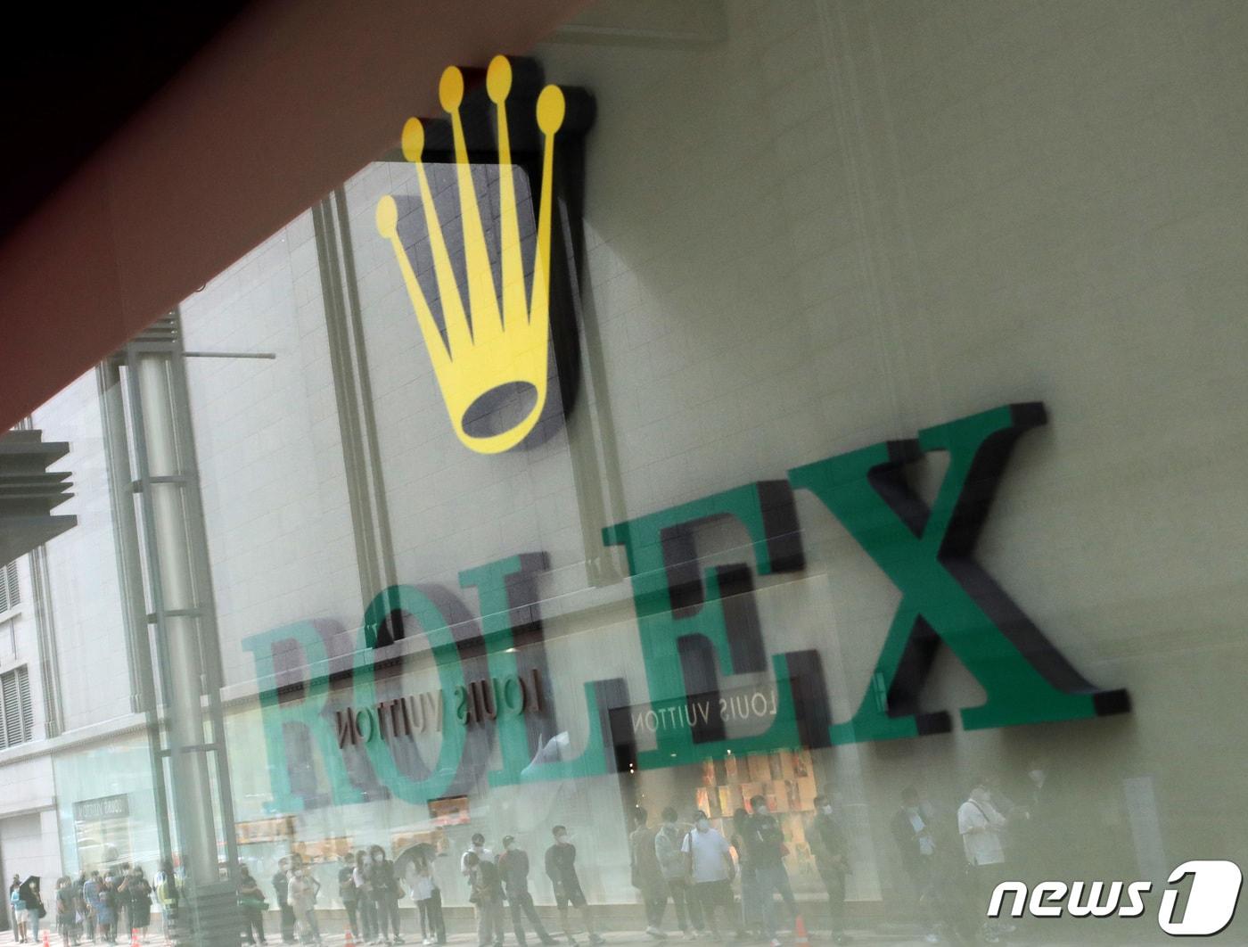 본문 이미지 - 스위스 명품 시계 롤렉스 백화점 매장 모습 2021.9.6/뉴스1 ⓒ News1 이성철 기자