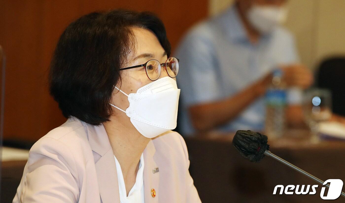 본문 이미지 - 임혜숙 과학기술정보통신부 장관이 14일 순천향대학교에서 소프트웨어(SW) 중심대학 총장 간담회를 개최했다. 2021.9.7/뉴스1 ⓒ News1 임세영 기자