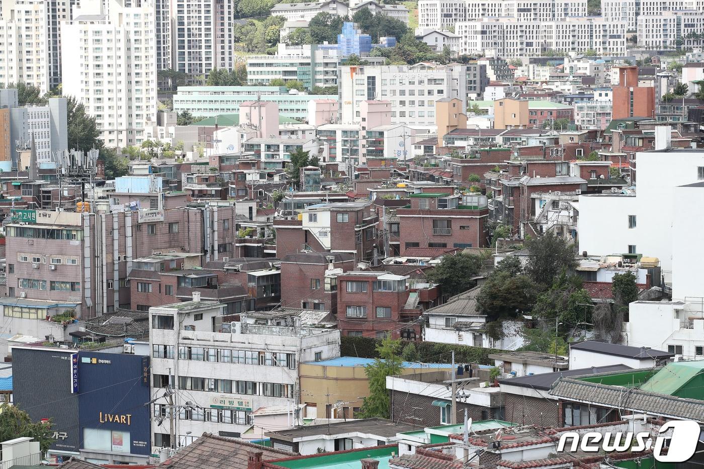 본문 이미지 - 서울 시내의 빌라촌(자료사진) 2021.9.8/뉴스1 ⓒ News1 임세영 기자