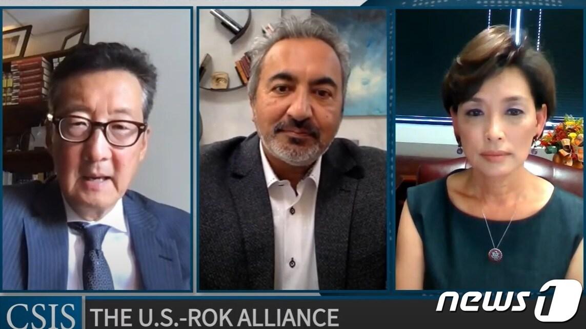 본문 이미지 - 전략국제문제연구소(CSIS) 화상 간담회에 참석한 아미 베라 민주당 하원의원(가운데)과 영김 공화당 하원의원(오른쪽).ⓒ 뉴스1